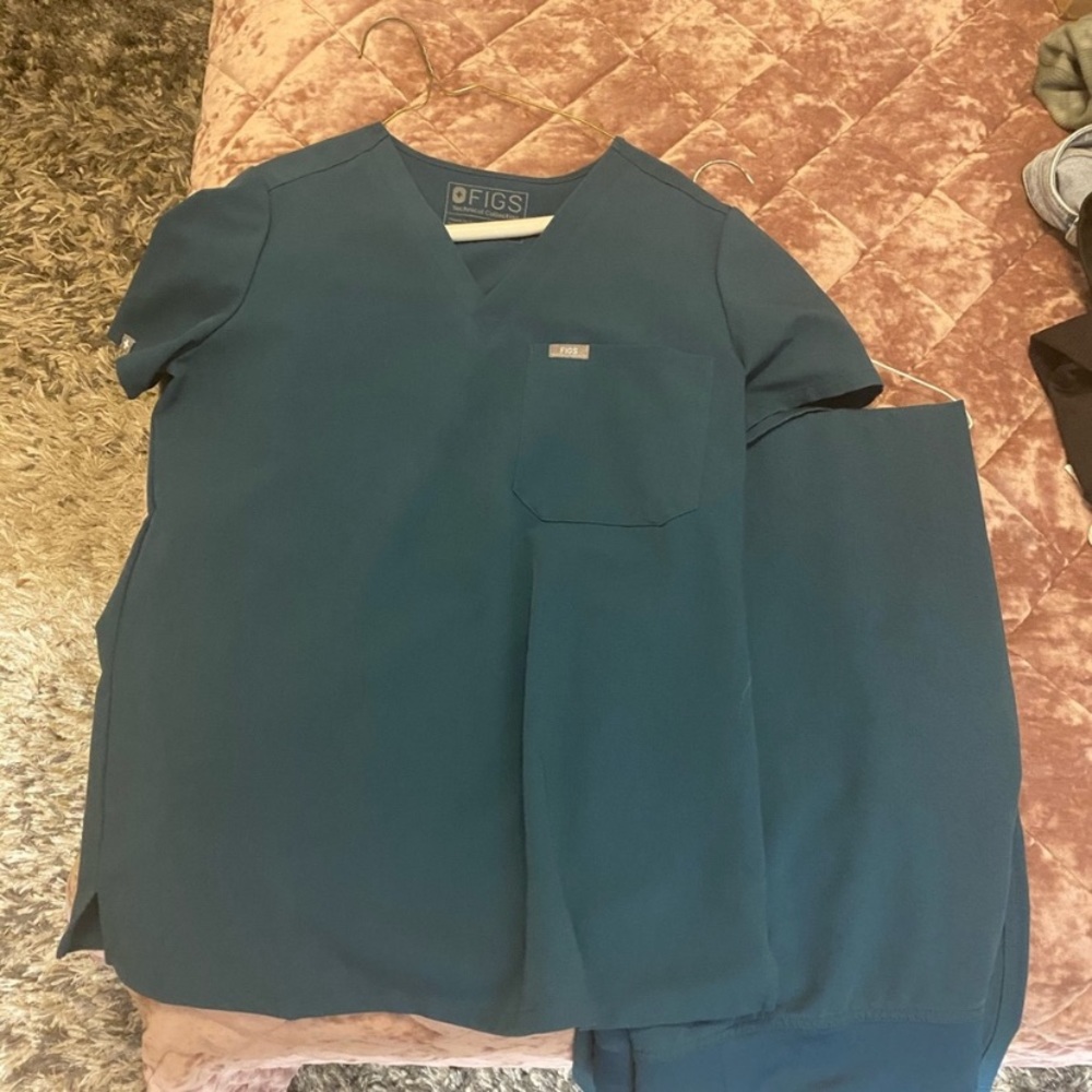 Figs scrubs